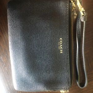 COACH  leather wristlet